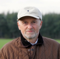 Dirk Roßmann, Drogeriemarktgründer, Wanderer und Naturfreund
